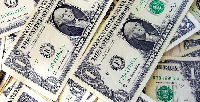 Americki dolar je obrisao dobitke u odnosu na korpu valuta nakon sto je licna potrosnja porasla